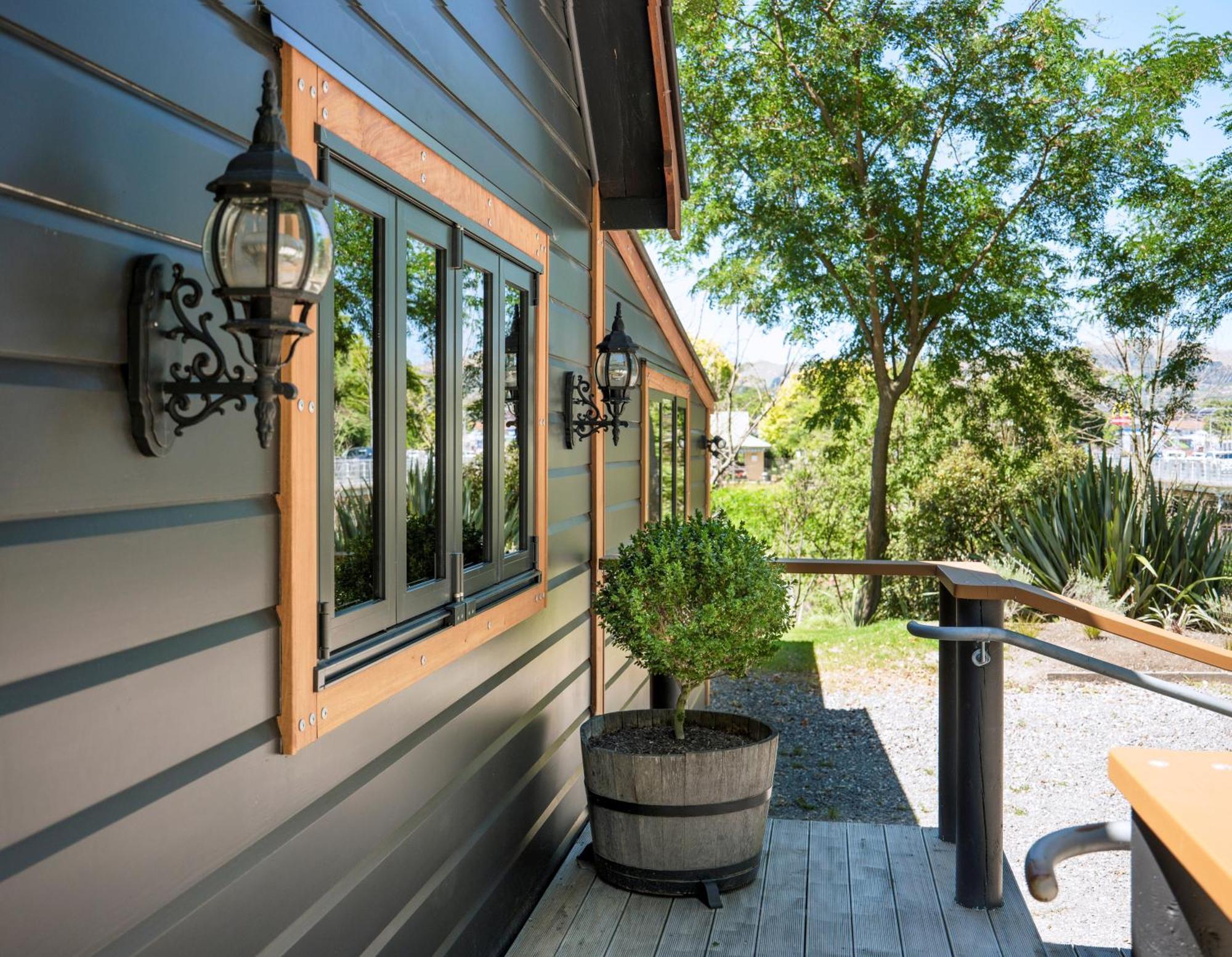 Black Cottage Boutique Acommodation Havelock North Exterior photo